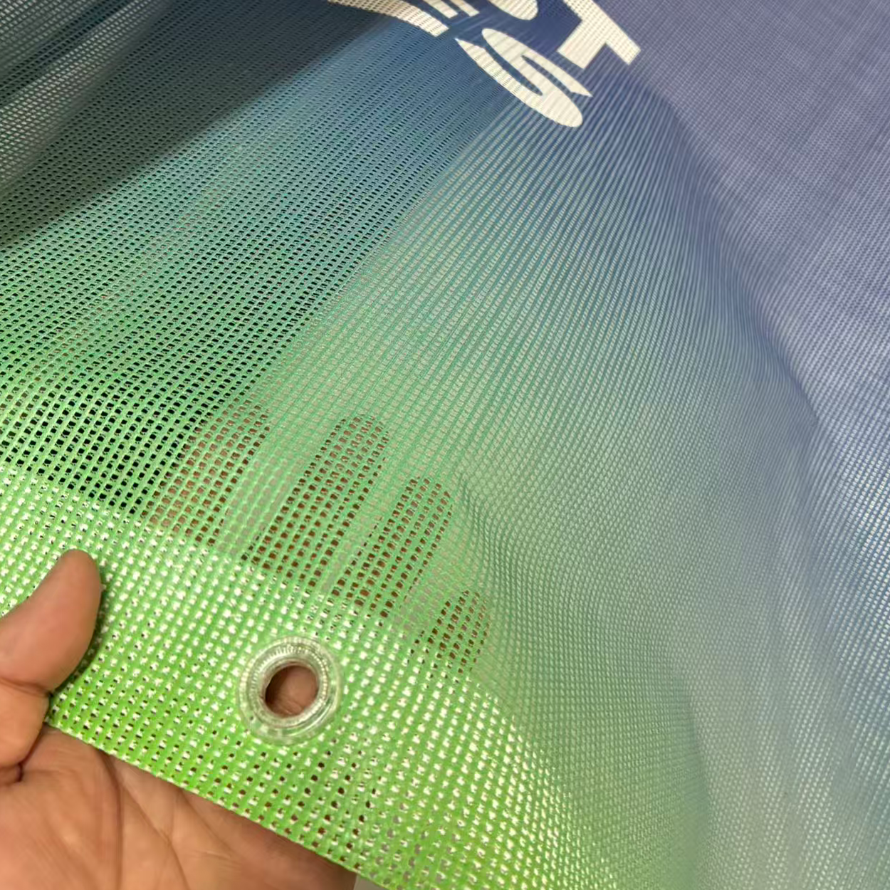 1.6M mesh banner eyelets