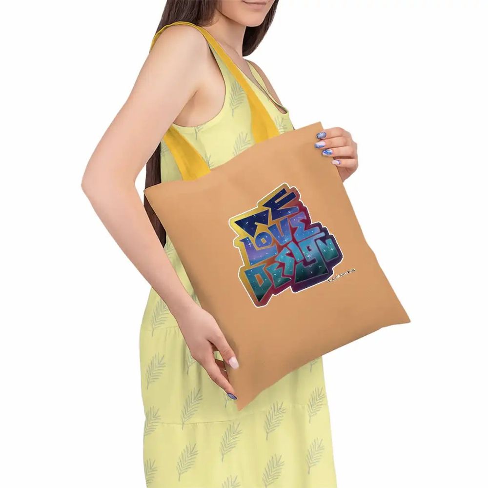 https://d3pyarv4eotqu4.cloudfront.net/onlineprin/images/products_gallery_images/117_Vania_Annora_Charrista_totebag_woman.jpg