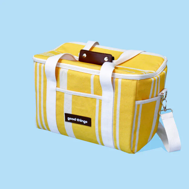 https://d3pyarv4eotqu4.cloudfront.net/oztakkpri/images/product/01_Yellow-Cooler-Bag-660x660.png